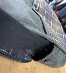 FIELD WAX RIEVER CROSSBODY BAG